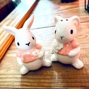 Bunny salt and pepper shakers